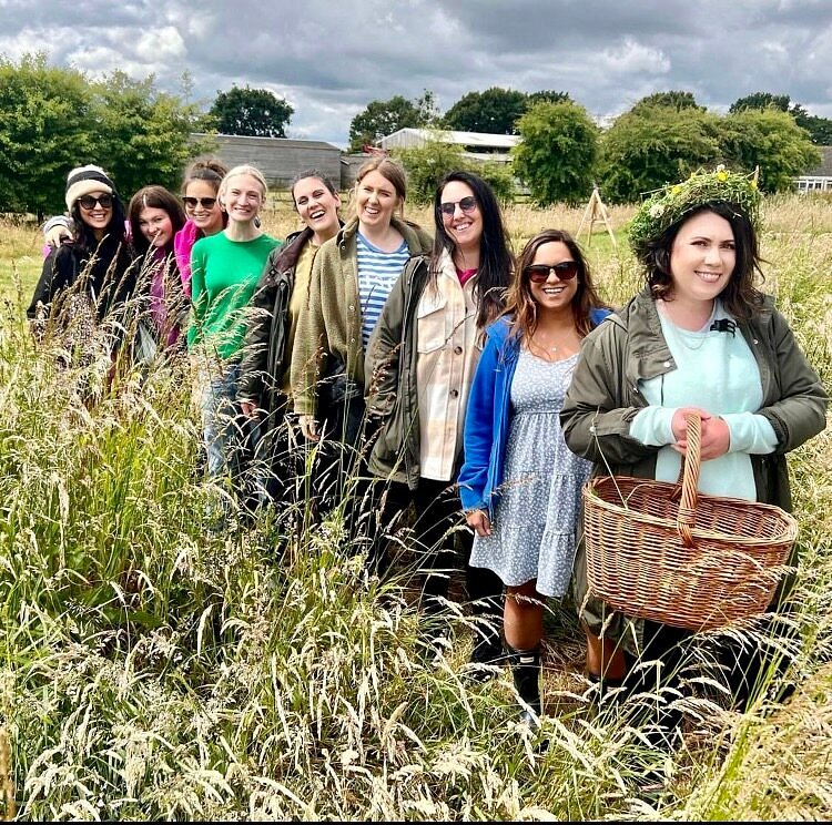 Wild Food Foraging Walk Group Activity